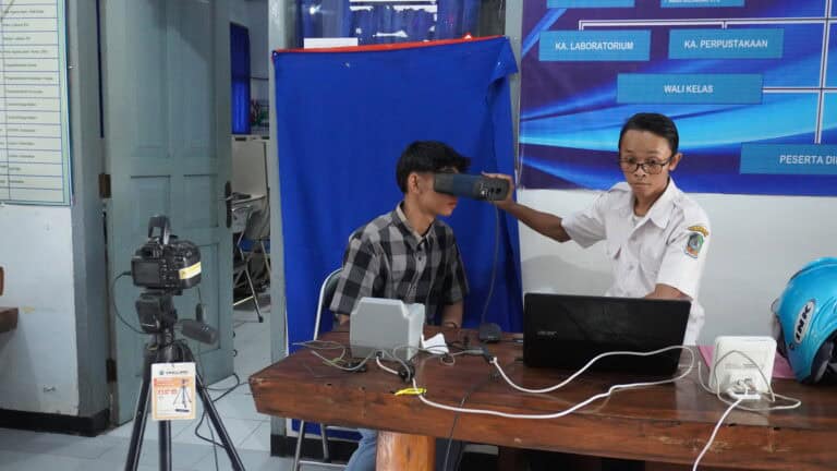 Perekaman KTP Elektronik untuk Siswa SMAN 1 Tegaldlimo oleh Kecamatan Tegaldlimo